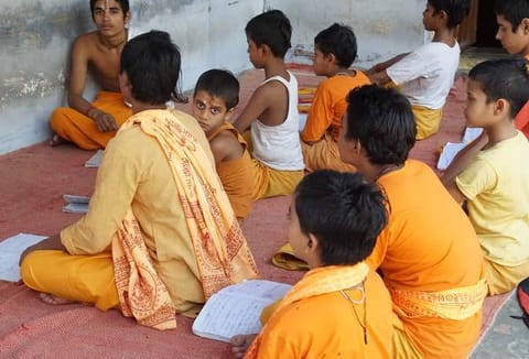 உயிர் வளர்க்கும் திருமந்திரம் 11: கல்லாத அரசனும் காலனும் ஒன்றே