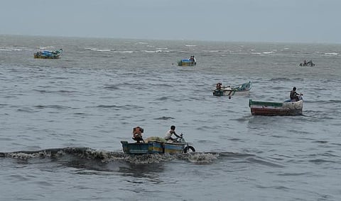 ஒக்கி: தாமதத்தின் பேரிடர்!