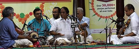 தோடியில் அசத்திய சேஷகோபாலன்