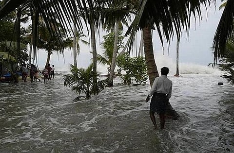 ஒக்கி புயலில் சிக்கி மீட்கப்படாத தமிழக மீனவர்கள் 400 பேர்: மத்திய அரசு தகவல்