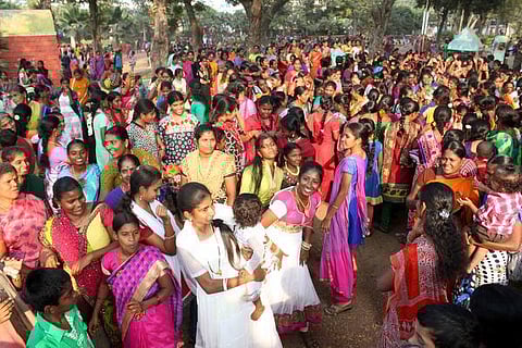 கொண்டாட்டம்: பெண்கள் மகிழ்ச்சியைக் காணும் பொங்கல்!