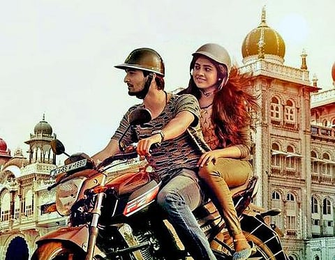 திரைப் பார்வை: காவிக்கும் கம்யூனிஸ்டுக்கும் இடையே ஒரு காதல்! - ‘ஈட’(மலையாளம்)