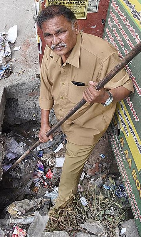 படிக்காத மேதை