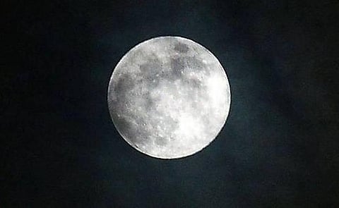 ‘மனோகாரகன்’ சந்திரனின் காயத்ரி மந்திரம்!
மனதை குளிரச் செய்வார் சந்திர பகவான்!