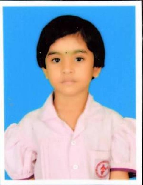 குடி போதையில் மாடியில் இருந்து தவறி விழுந்தவரால் 4 வயது குழந்தை கவலைக்கிடம்