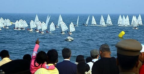 பாய்மரப் படகு பராக்!