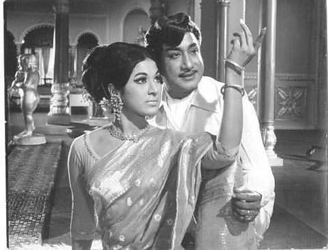 கேட்டாலே இனிக்கும் காதல் பாடல்கள்!