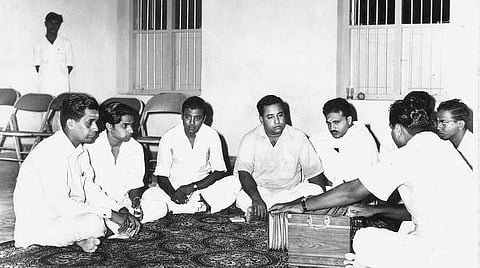 சி(ரி)த்ராலயா 05: மேடை ஏறிய ரத்த பாசம்