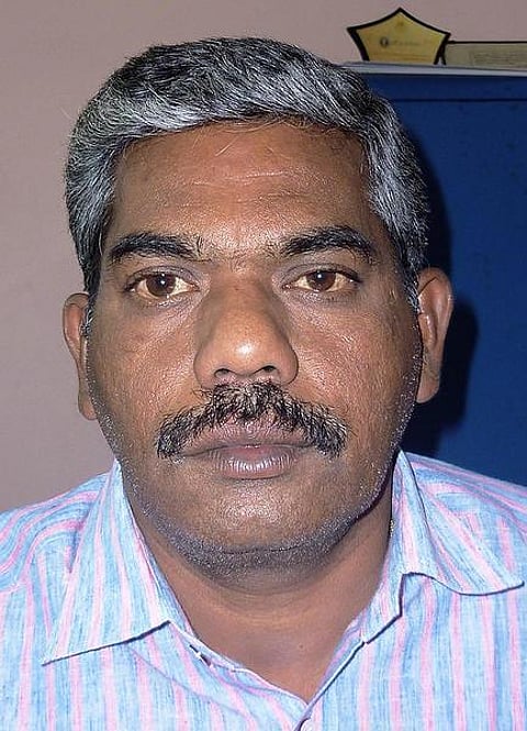 வாசிப்பை மேம்படுத்த தொடர் முயற்சி: பள்ளி மாணவர்களை நோக்கி நகரும் மாவட்ட மைய நூலகம்- அசத்தும் மாற்றுத் திறனாளிகள் பிரிவு