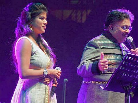 உலகம் சுற்றும் பாடகி!