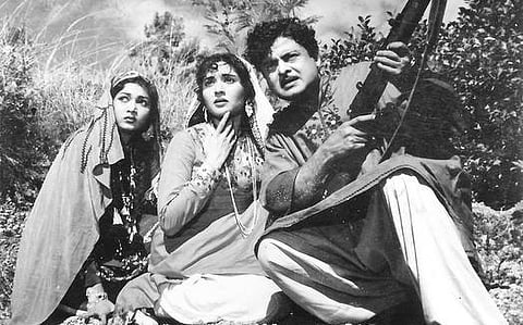 சி(ரி)த்ராலயா 16: கலவரம் ஏற்படுத்திய க்ளோஸ் - அப் ஷாட்!