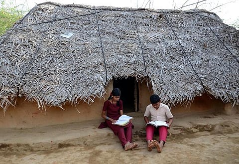 மாணவர்களின் எதிர்காலத்தைச் சிதைக்காதீர்கள்!