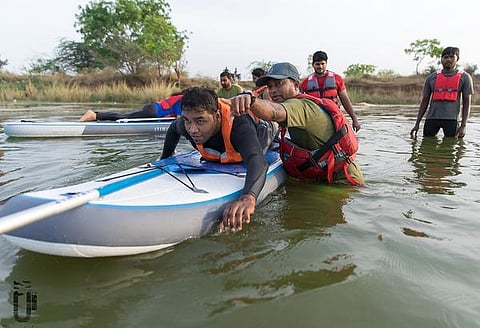 சாகசம்: தண்ணியில மிதக்கலாம் வாங்க!