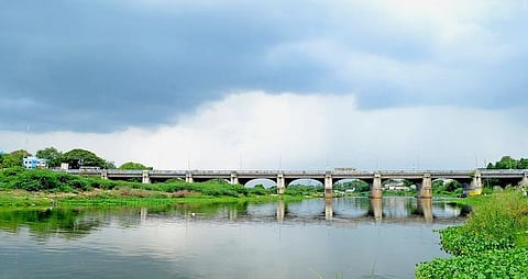 தெருவாசகம்: பத்து தலைமுறைகளின் பாலம்