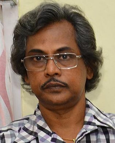 கின்னஸை நோக்கி பயணிக்கும் ரயில்வே ஓவியர்