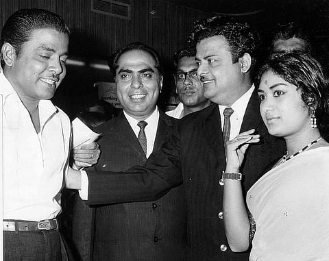 சி(ரி)த்ராலயா 19: படகு காரில்… பம்பாய் நகரில்…