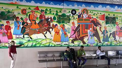 வாழ்க்கை, வண்ணம்: மதுரை சந்திப்பு - காவிய நகரின் ஓவிய நிலையம்