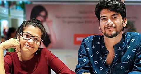 படிப்பு பாதி; பிசினஸ் பாதி