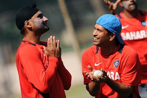 தமிழில் ட்வீட் செய்து ஹர்பஜன் சிங்கை கிண்டல் செய்த சச்சின்