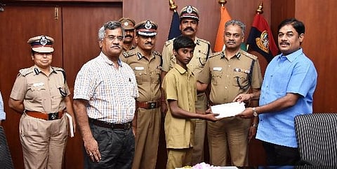 ஞாபகம் வைத்திருந்து சூர்யாவுக்கு உதவிய காவல் ஆணையர்: தனியார் நிறுவனத்தில் வேலை வாங்கித் தந்தார்