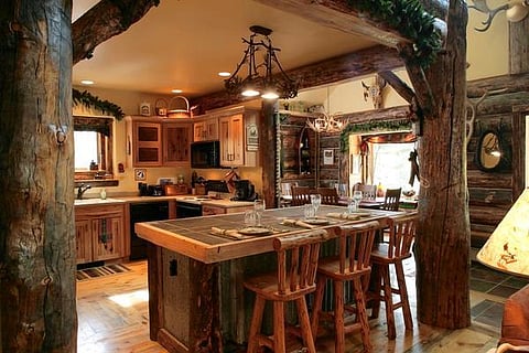 மரத்தால் அலங்கரிப்போமா?