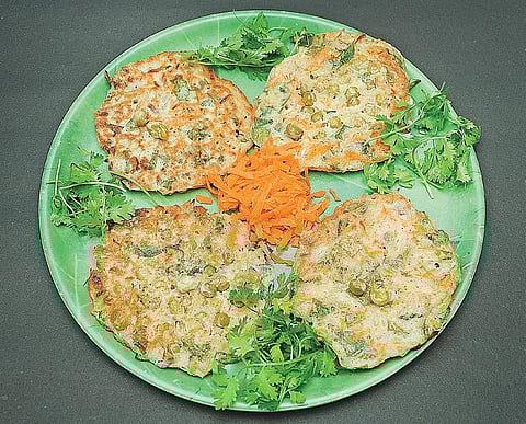 பதின் பருவக் குழந்தைகளுக்கு ஏற்ற உணவு: பனீர் பட்டாணி ஊத்தப்பம்