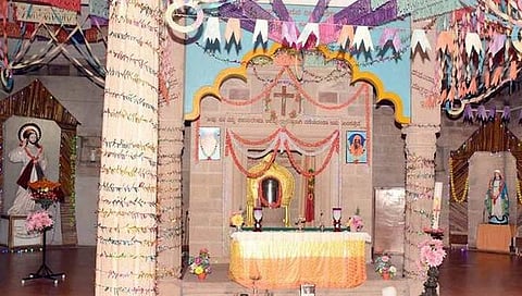 ஒரே இடத்தில் ருத்திராக்ஷமும் சிலுவையும்: மனித நேயத்தில் மிளிரும் கர்நாடகத்தின் தேசானூர் மடம்