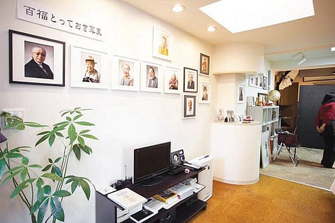 படங்களில் வாழ்பவர்கள்