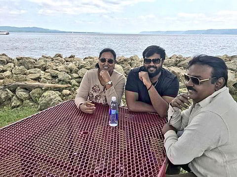 சிகிச்சைக்காக அமெரிக்கா சென்றுள்ள நிலையில் குடும்பத்தினருடன் உற்சாகமாக இருக்கும் புகைப்படங்களை வெளியிட்டார் விஜயகாந்த்: தேமுதிக தொண்டர்கள் மகிழ்ச்சி