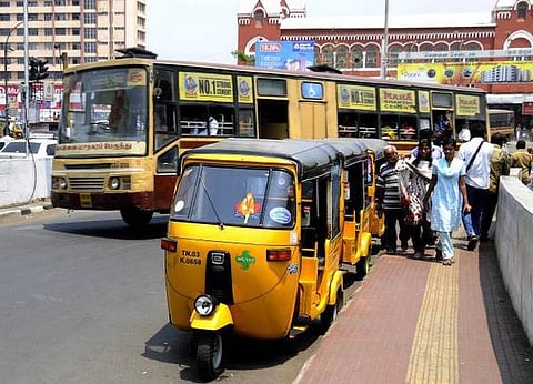 மோட்டார் வாகன சட்டத்திருத்தத்தை எதிர்த்து நாடு முழுவதும் தொழிற்சங்கங்கள் இன்று வேலைநிறுத்தம்: அரசு பேருந்துகள் இயங்கும் என அதிகாரிகள் தகவல்