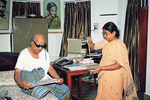 இன்றுவரை அந்தப் படத்தை வெளியிடவில்லை! - கலைஞரின் புகைப்படக்காரர் யோகா பேட்டி