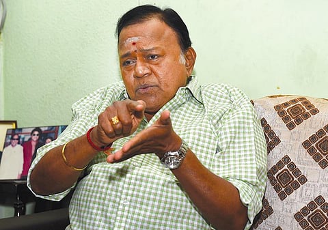 நடிகர்களை நீக்க நடிகர் சங்கம் எதற்கு? - ராதாரவி பேட்டி