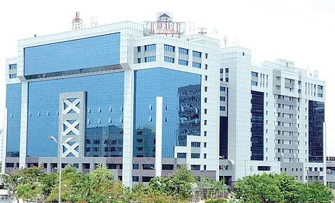 கட்டிடங்கள் கொண்ட கருணாநிதி