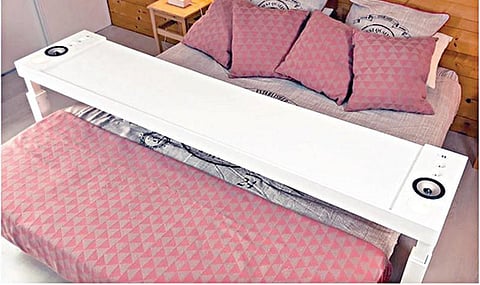 பொருள் புதுசு: படுக்கை மேசை