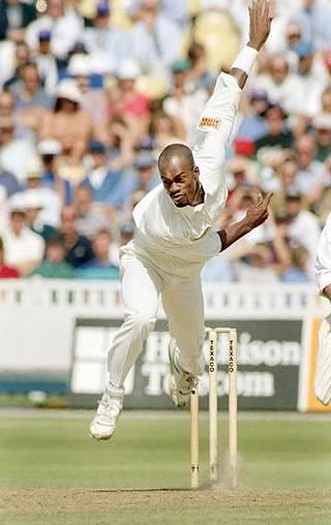 சிறையில் நாம் எதையாவது ஒழுங்கமைக்க வேண்டும் எனில் அது நம் மனதைத்தான்: சிறை அனுபவங்களை பகிரும் முன்னாள் இங்கி. வீரர் கிறிஸ் லூயிஸ்