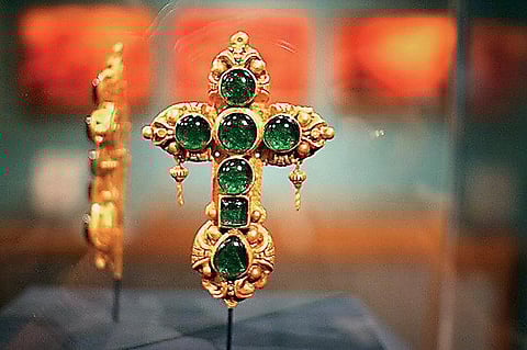 திறந்திடு சீஸேம் 02: எங்கே டக்கர் சிலுவை?