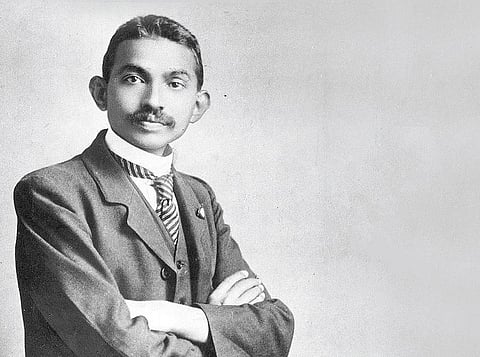 போட்டித் தேர்வு வழிகாட்டி: ஆட்சியராகவும் காந்தி அவசியம்!