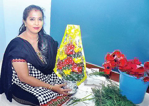 வானவில் பெண்கள்: பூக்களால் மலரும் வாழ்வு