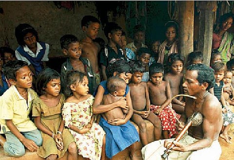 நீங்களும் வாசியுங்களேன்: இயற்கையோடு வாழ விரும்பும் பழங்குடி மக்கள்