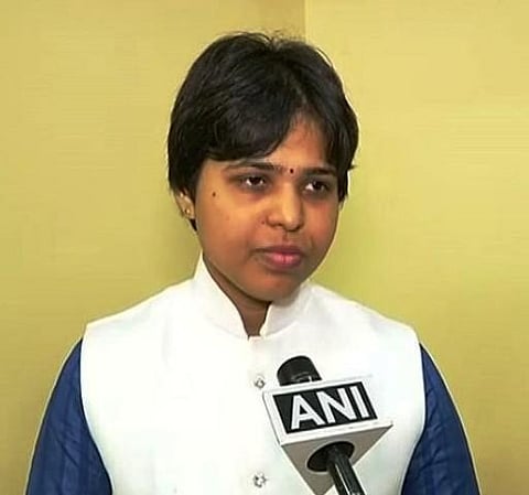 தீபாவளிக்குப் பின் சபரிமலை செல்வேன்; பிரச்சினைக்கு பாஜகவினரே காரணம்: திருப்தி தேசாய் ஆவேசம்