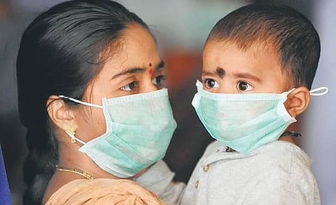 ‘பன்றிக் காய்ச்சல்’: போலி மருத்துவர்களால் தமிழகத்தில் மரணங்கள் அதிகரிப்பு - அதிரடி சோதனை நடத்த அதிகாரிகளுக்கு உத்தரவு