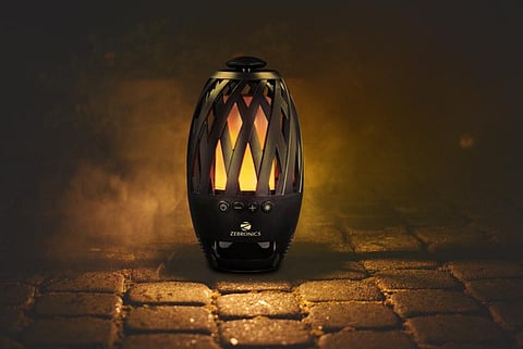 விளக்குடன் கூடிய ஒலிப்பெருக்கி: ஜெப்ரானிக்ஸின் ‘ஆட்டம்’