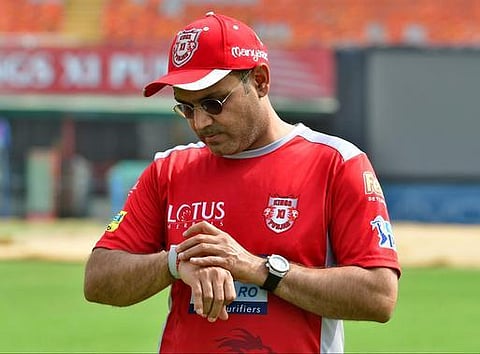 சேவாகுக்கு விடைகொடுத்த கிங்ஸ் லெவன்: நியூஸி. பயிற்சியாளருக்கு முன்னுரிமை? யார் எடுத்த முடிவு?