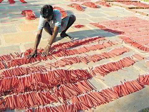 பட்டாசு வெடிக்காத தமிழக கிராமங்களைத் தெரியுமா?