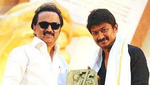 பேனர் கலாச்சாரம்: நெட்டிசன் கேள்விக்கு உதயநிதி பதில் - திமுகவினர் வரவேற்பு