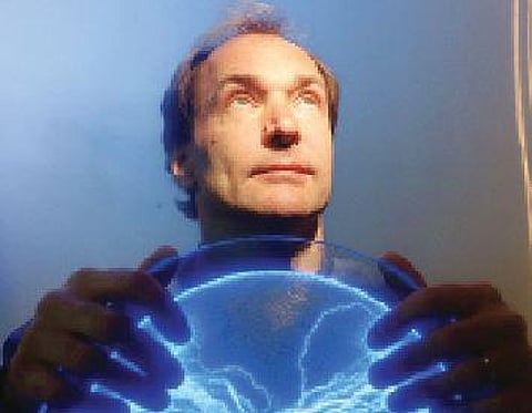 இளமை.நெட்: இணையம் இனி உங்கள் கையில்!