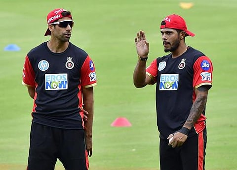 பிட்சின் பவுன்ஸை கையகப்படுத்தி விட்டால் ஆஸி. பேட்ஸ்மென்கள் நாள் முழுதும் விளாசுவார்கள்: ஆஸி. எளிதல்ல; எச்சரிக்கும் ஆஷிஷ் நெஹ்ரா