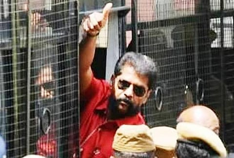 நக்கீரன் கோபால் மீதான வழக்கு; குற்றப்பத்திரிக்கை தாக்கல் செய்ய கூடாது: சென்னை உயர் நீதிமன்றம் உத்தரவு