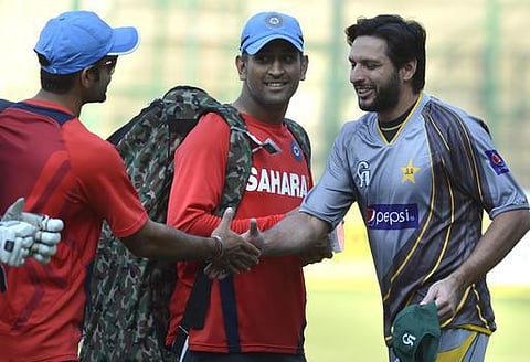 கோலி வேஸ்ட்.. தோனிதான் பெஸ்ட்: ஷாகித் அஃப்ரீடி அதிரடி