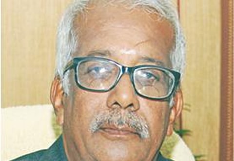 புயல் பாதித்த பகுதிகளுக்கு தென்னை நாற்று